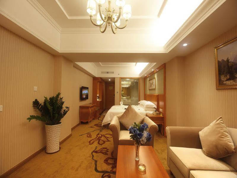 Hanting Express Sanya The First Market Branch Hotel Eksteriør bilde